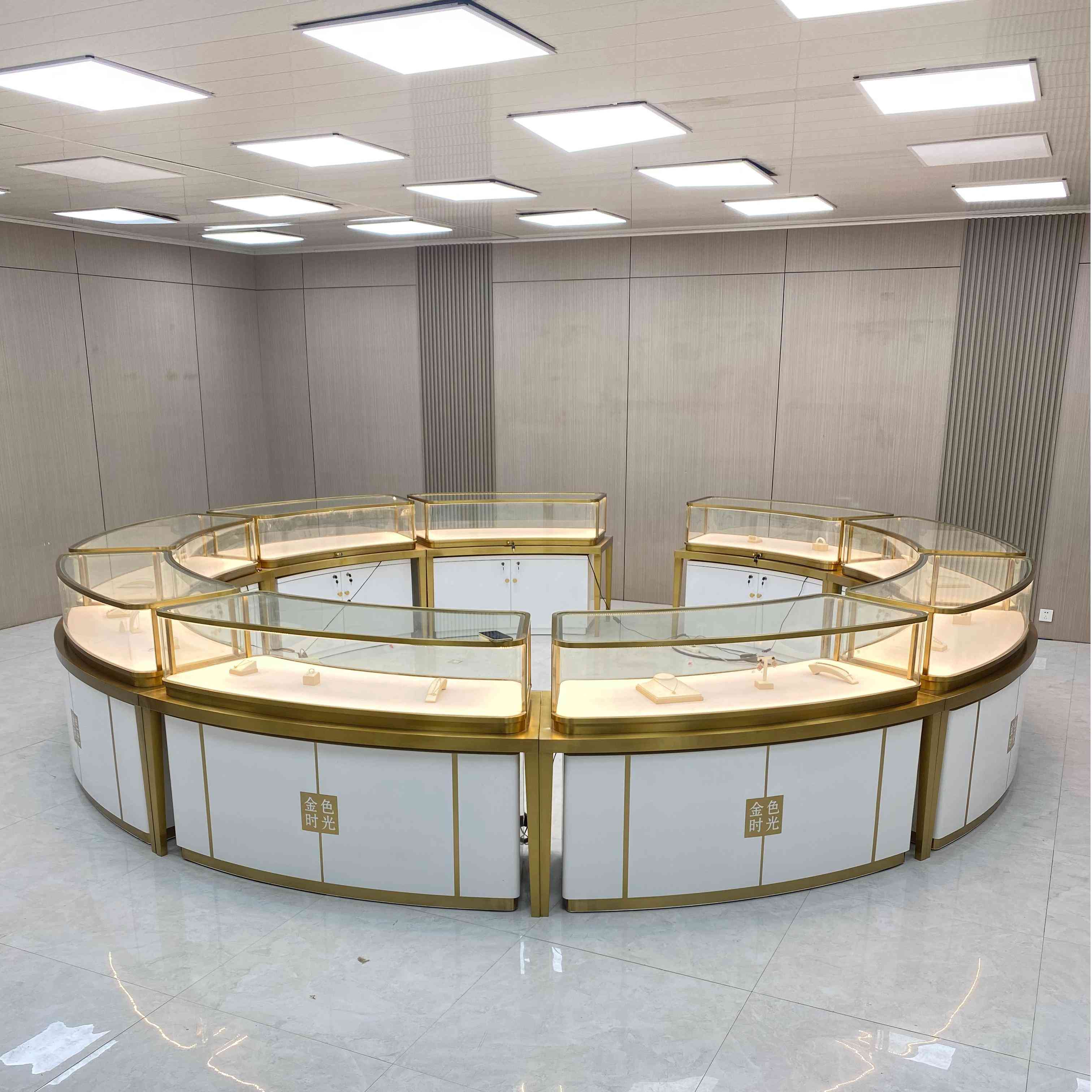 Шкаф для ювелирных украшений