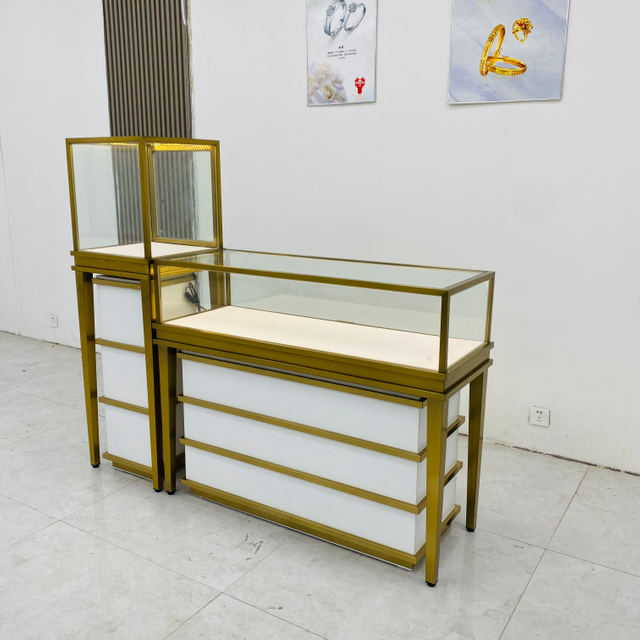 Индивидуальный стеклянный шкаф