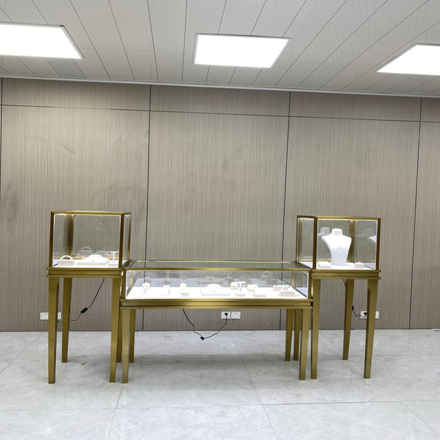 Шкаф для ювелирных украшений титана