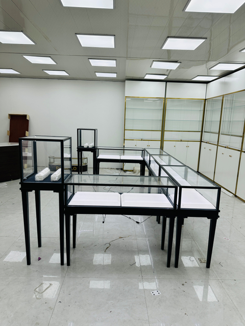 Шкаф для торговых ювелирных украшений