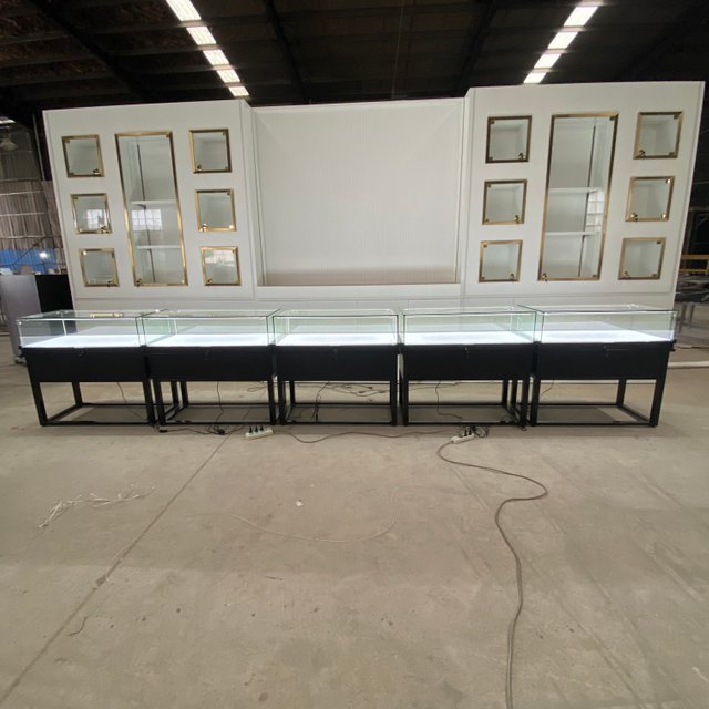 Черные ювелирные шкафы